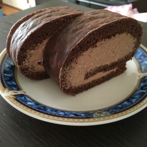 Hmで簡単 ふわふわ濃厚チョコレートロールケーキ レシピ 作り方 By ももら 楽天レシピ Hmで簡単 ふわふわ濃厚チョコレートロールケーキ レシピ 作り方 By ももら 楽天レシピ